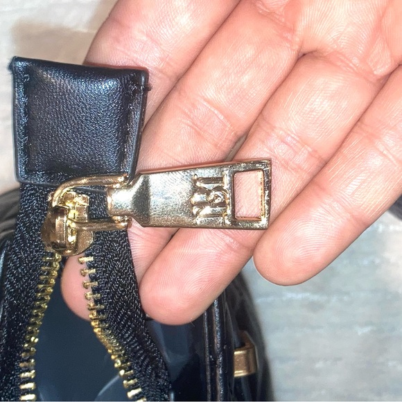 Bagley Mischka Elegant Black Quilted mini Handbag with crossbody NWT - Picture 5 of 5